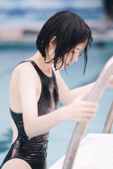 《年轻女教师4》免费观看